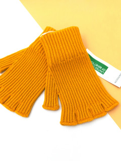 Теплые вязанные перчатки-митенки горчица